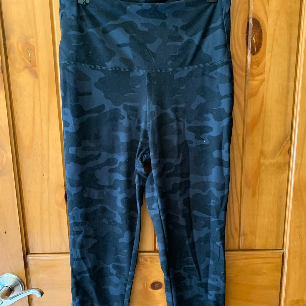 Danskin Crop Leggings